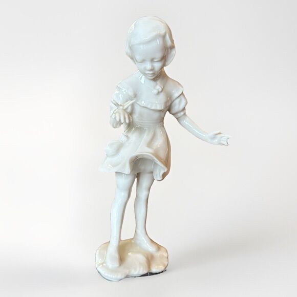 Vintage Hutschenreuther Spring Messenger White Glossy Girl with Butterfly Selb - Picture 2 of 8